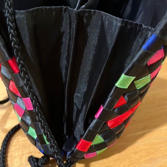 💚#833 EUC Genie Ribbon Hardshell Crossbody - Picture 3 of 11